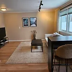 דירה 1 Bedroom With Parking *
