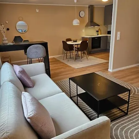 아파트 1 Bedroom With Parking *