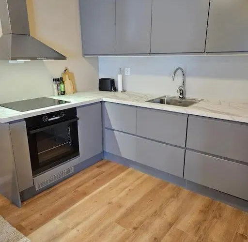 1 Bedroom With Parking Kvaloya